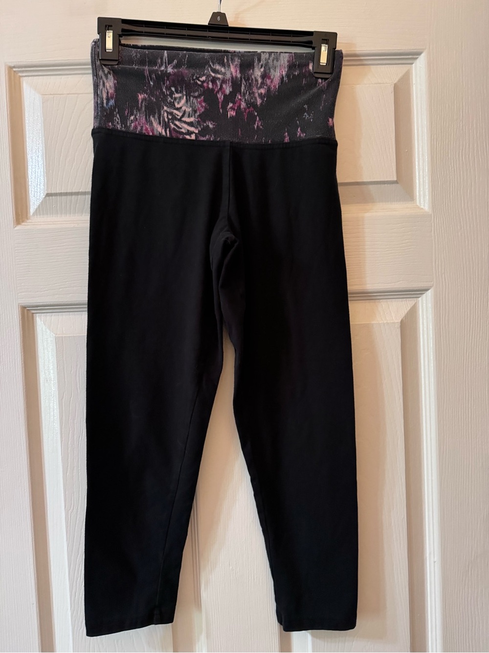 Victoria’s Secret 3/4 Leggings With Fold Over Waist Band 4 FOR $20 SALE